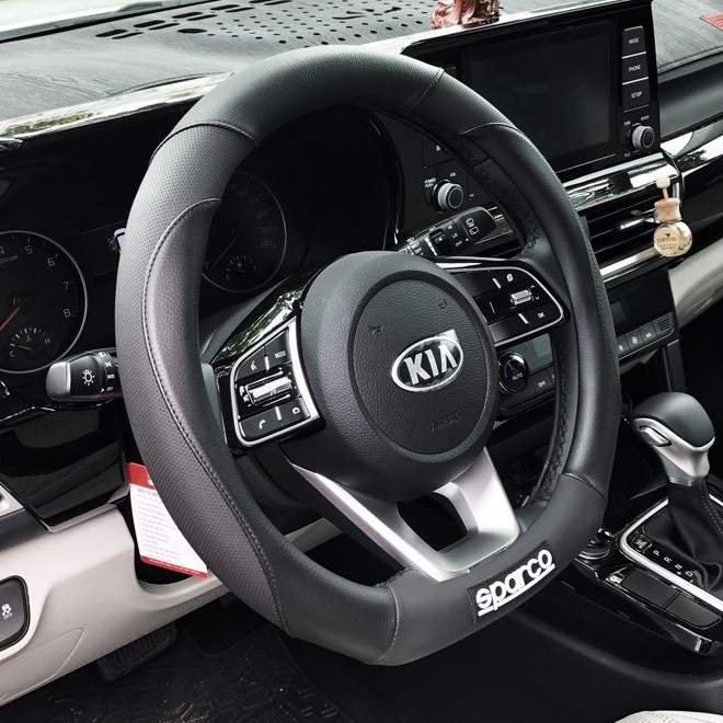 Bọc vô lăng ô tô dáng Dcut dành cho KIA SELTOS, SUZUKI XL7, SUZUKI ERTIGA, SUZUKI SWIFT, BEJING X7, SONET, CUSTIN, SWIFT