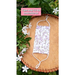 Khẩu trang vải lụa Cô Ba ( có nẹp mũi, nút chặn)