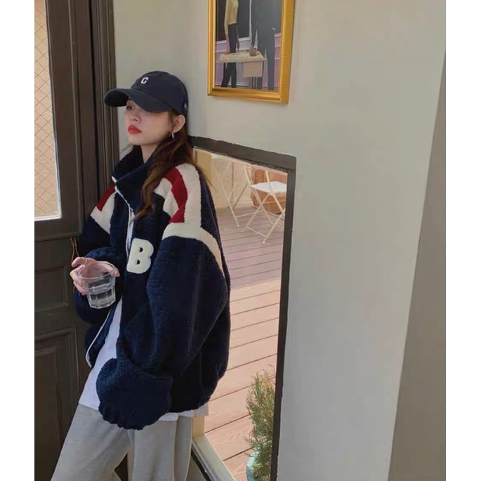 Áo khoác lông phối tay trắng đỏ thêu chữ B cực dày dặn ấm áp form thụng tay bồng thu đông Nhungkudo