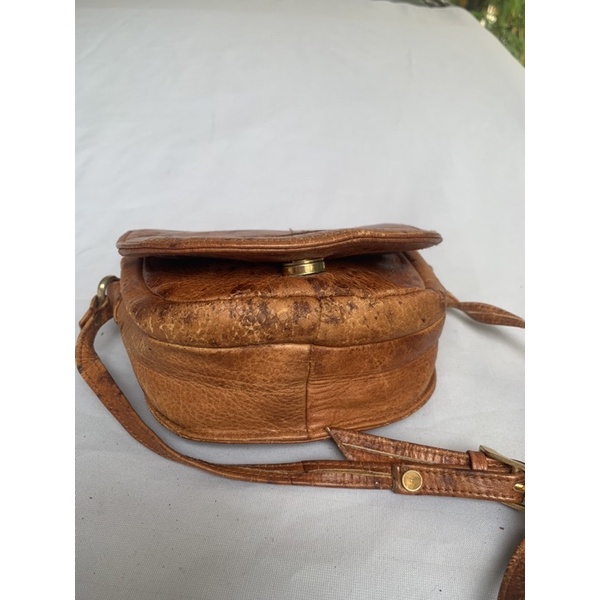 Túi chuẩn si. Túi qua sử dụng. Khách vui lòng xem hình nếu muốn biết thêm thông tin sản phẩm mời khách vô chat . Thanks.