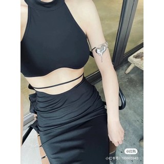 Đầm body khoét eo cá tính