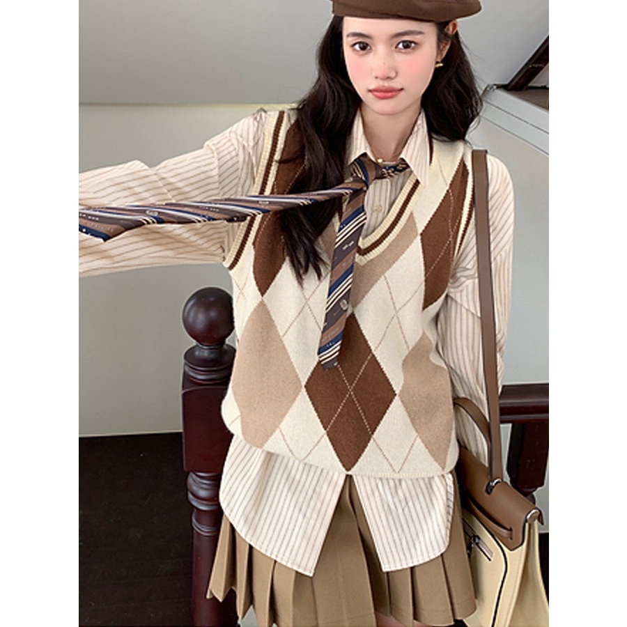 Set Áo Sơ Mi Kẻ Sọc + Chân Váy Xếp Ly + Áo Khoác Len Không Tay Màu Sắc Retro Dành Cho Nữ