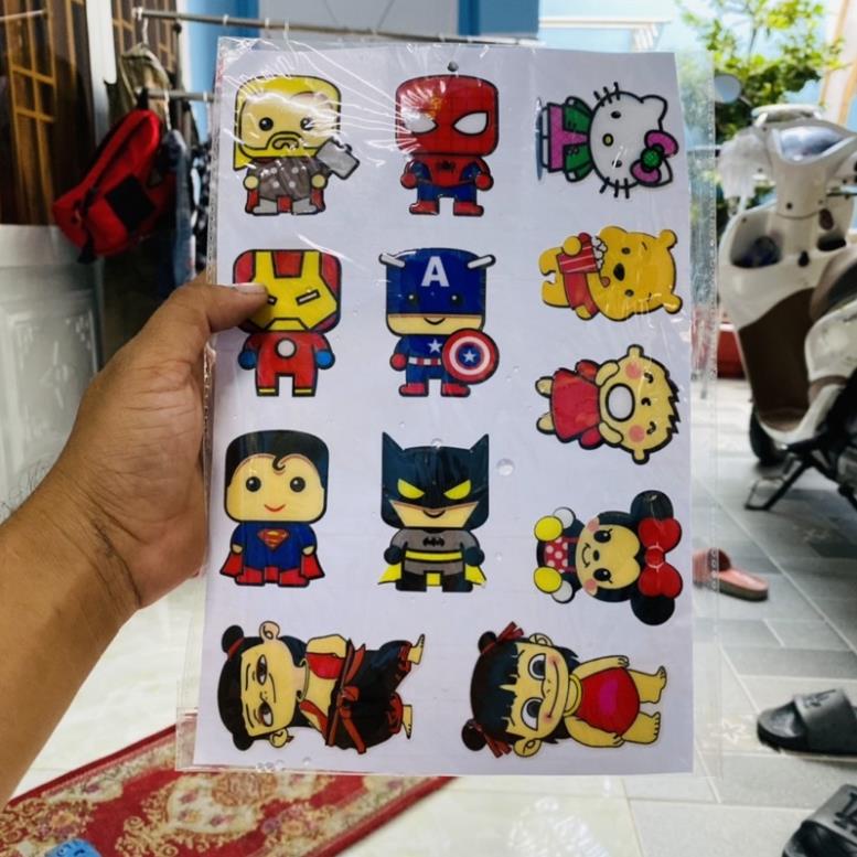 Tem logo sticker siêu anh hùng nhí dễ thương keo nổi