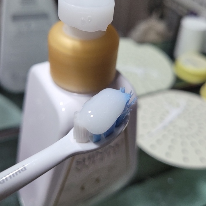 Kem đánh răng làm trắng cao cấp dạng vòi tiện lợi 2080 Shining White Pump Toothpaste 325g