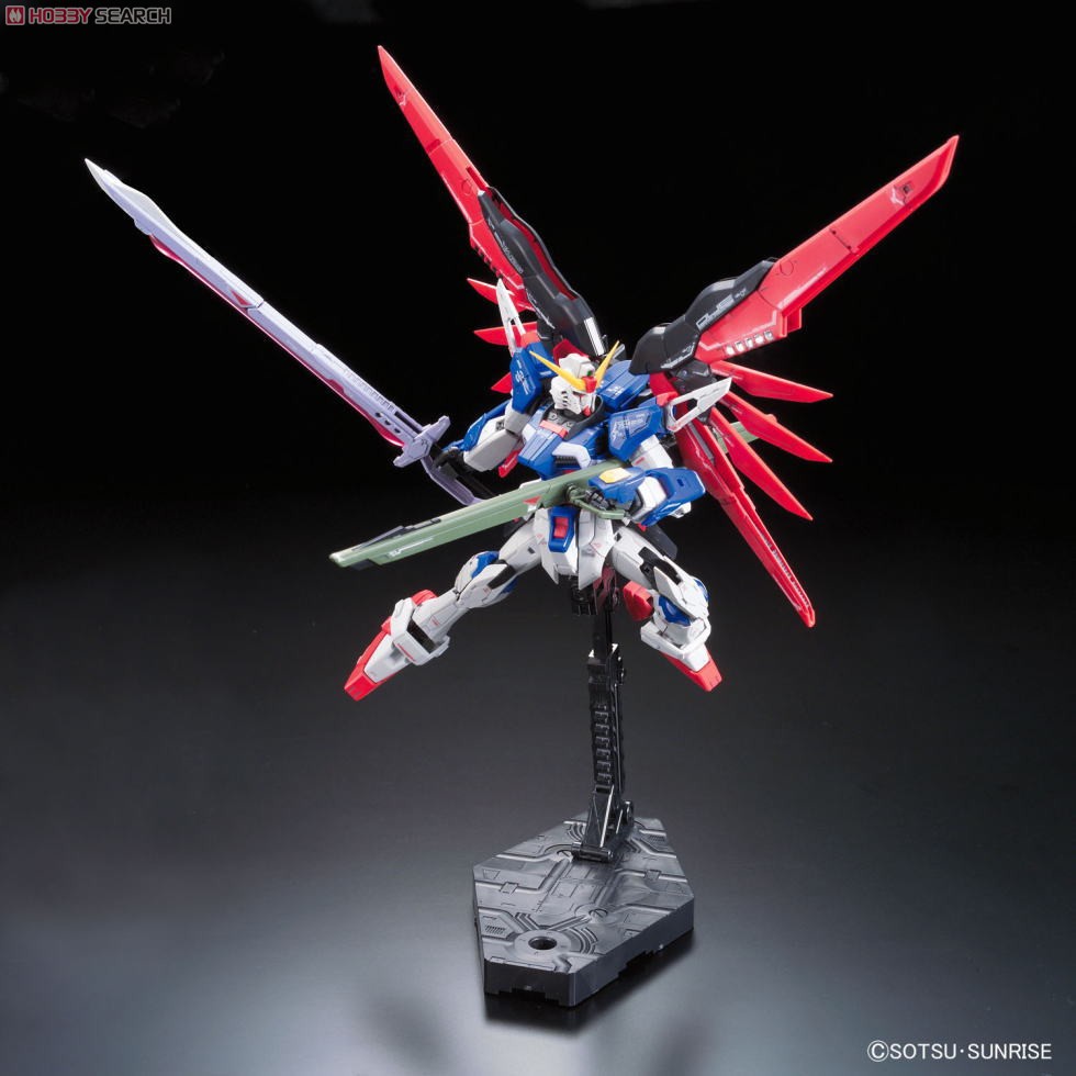Mô hình lắp ráp RG Gundam Destiny Gundam