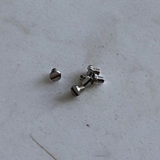 Ốc mặt sau đồng hồ Hublot ( mua 4 ốc tặng tua vít)