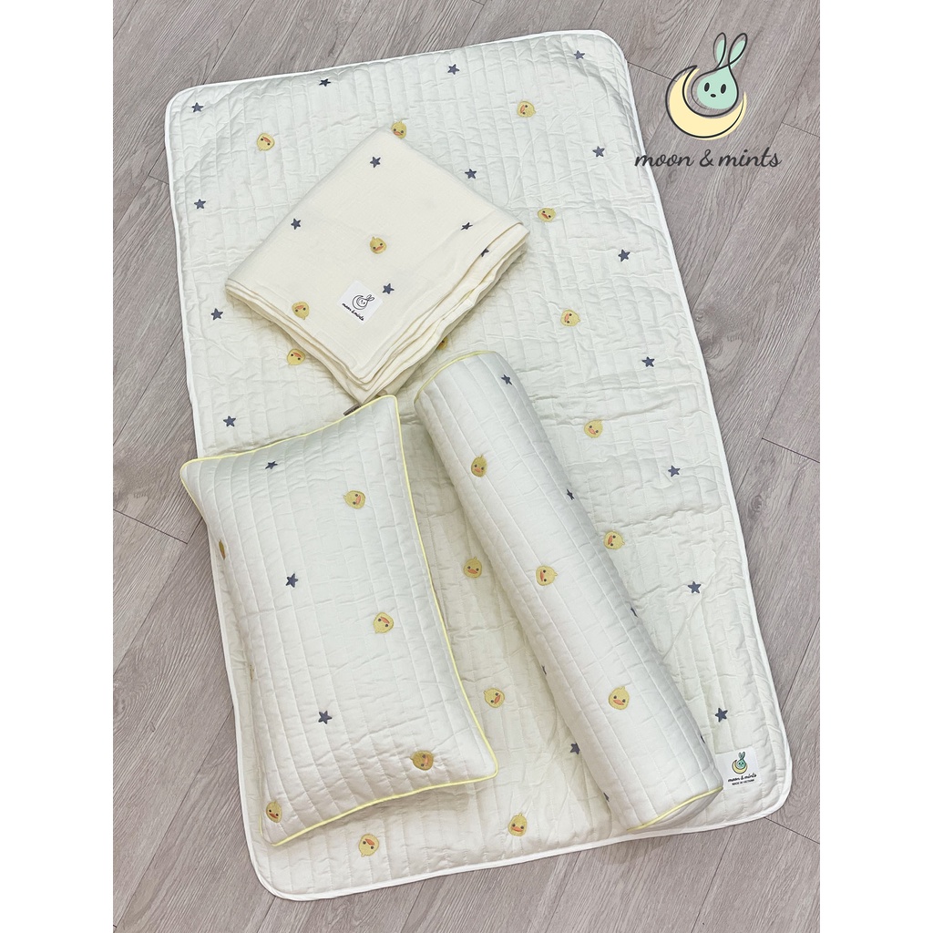 Topper thảm lót chống thấm chần bông cho bé Moon&Mints, hoạ tiết thêu phong cách Hàn Quốc