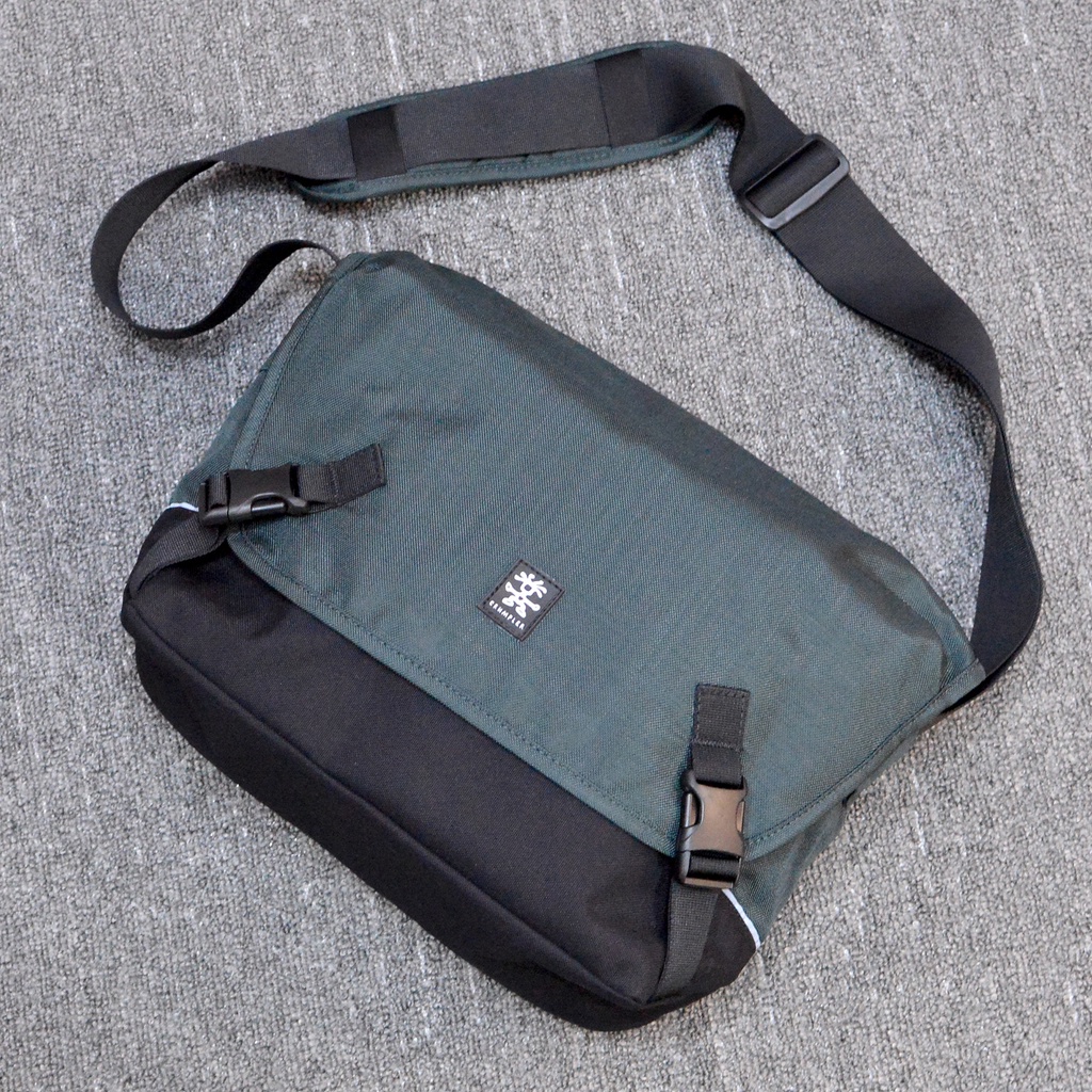 Túi máy ảnh Crumpler Proper Roady 7500 có ngăn iPad