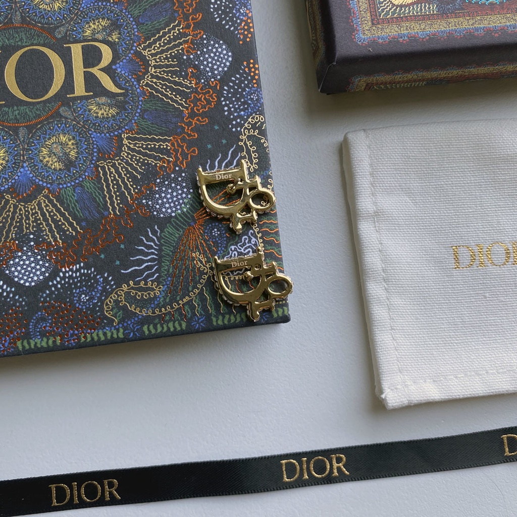 Khuyên Tai Tròn Khắc Chữ Dior Bằng Thép Titanium Thời Trang Cho Nữ