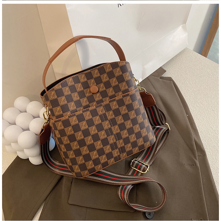 Túi Đeo Chéo Một Bên Vai Hợp Thời Trang Mới