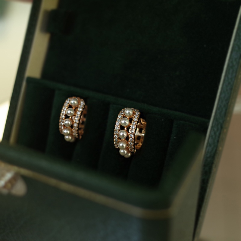 Bộ Khuyên Tai Kẹp Đính Kim Cương Ngọc Trai Không Cần Lỗ Xỏ Lỗ Màu Vàng / Bạc Chất Lượng Cao Làm Quà Tặng