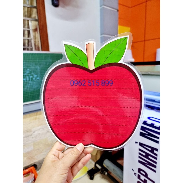 Quả táo In màu Éplastic  sau có nam châm lá.