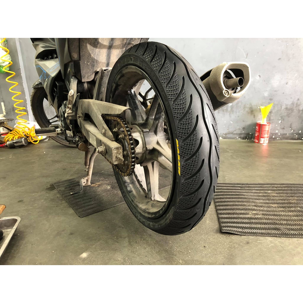 Vỏ Maxxis 110/70-17 với gai kim cương 3D không ruột