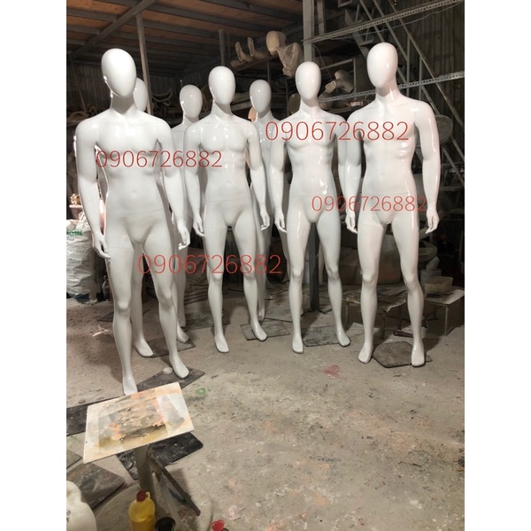 Manocanh nam dáng thẳng