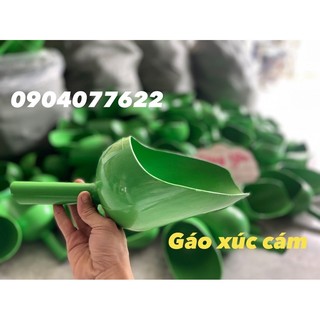 Xúc cám chất nhựa cao cấp / gáo xúc cám 1kg / ca xúc cám / gáo nhựa
