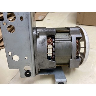 Motor giảm tốc AC 220v nhông sắt 200v/p (trục 8mm)