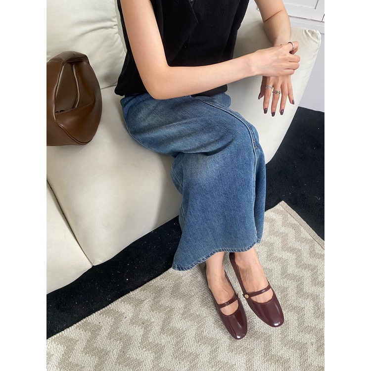 Bệt  Diana Mary Jane mũi tròn, quai mảnh đính khuy tròn mạ vàng - 081022007