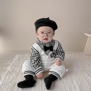 Body len trắng áo sơ mi kẻ bé trai