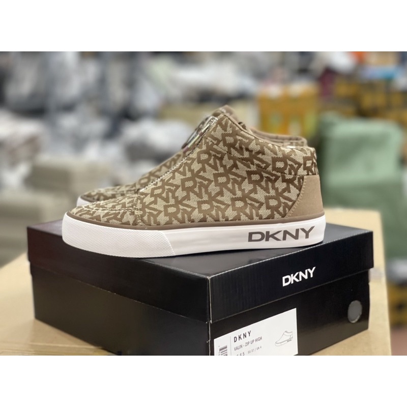 Giày thể thao nữ cao cổ DKNY có khoá sau