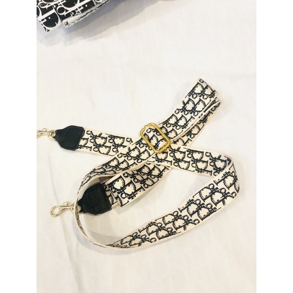 DÂY ĐEO CHÉO D.I.O.R GẮN TÚI