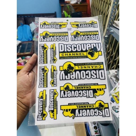 Tem logo discovery keo nổi dán trang trí được nhiều nơi