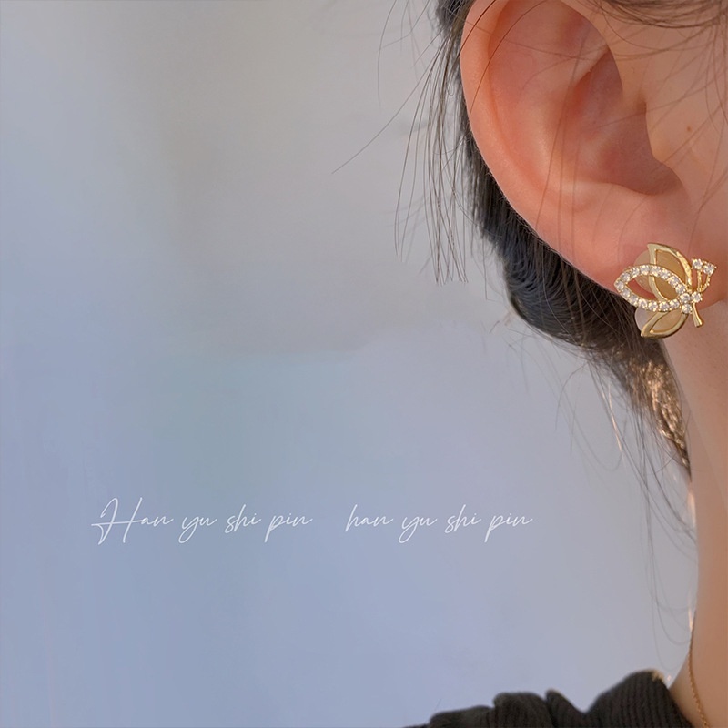 Bông Tai Hình Bướm Đính Đá Opal Thời Trang 2022