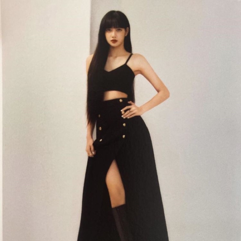 Set áo 2 dây và chân váy dài xẻ tà Lisa Blackpink