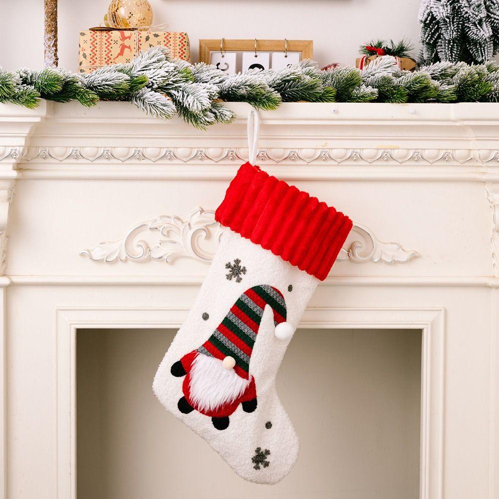 Tất Treo Đựng Kẹo Thêu Hình Ông Già Noel Dễ Thương Trang Trí Nhà Cửa