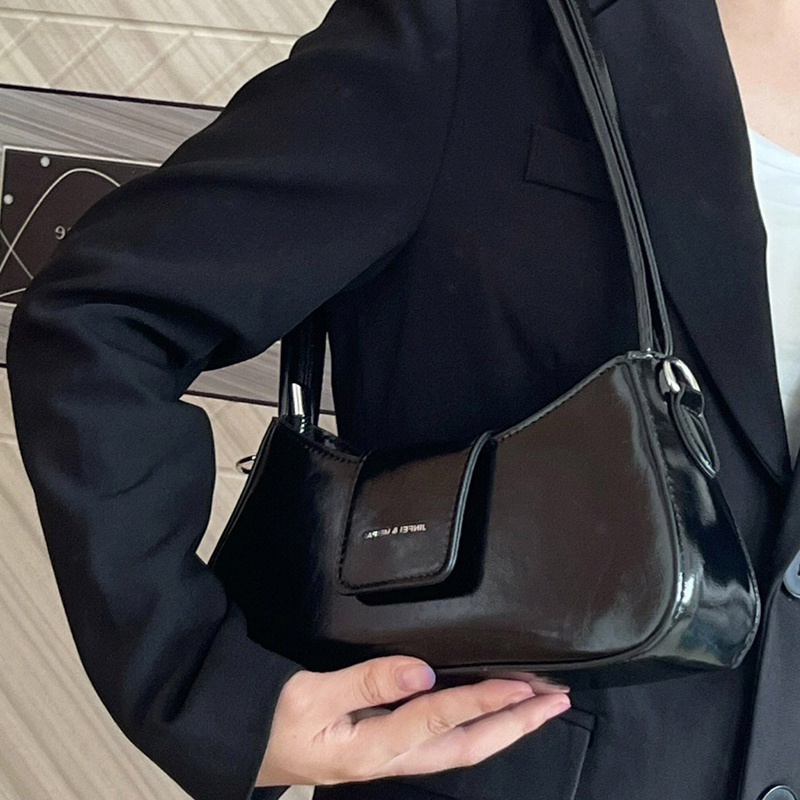 Túi Đeo Chéo Thời Trang Dễ Phối Đồ Cho Nữ