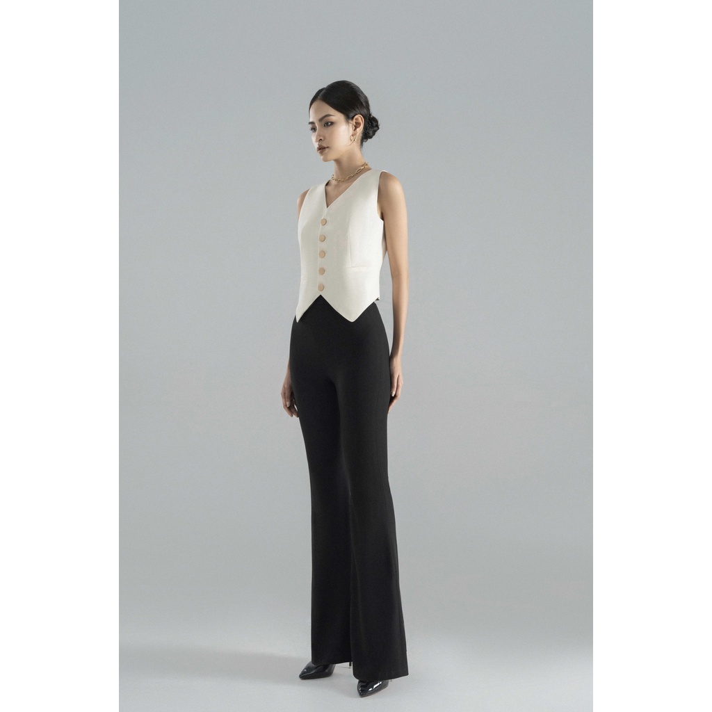 Set áo gile và blazer thiết kế không cổ, cúc vàng cá tính