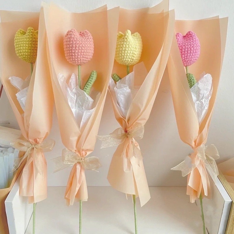Hoa tulip len móc làm quà tặng xinh xắn