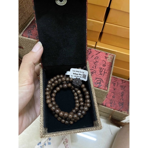 Vòng trầm hương tống gia