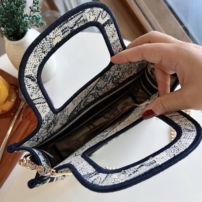 Túi Miocra Koly MK30281 Chính Hãng Dáng Vuông Hoa Văn Cực Sang