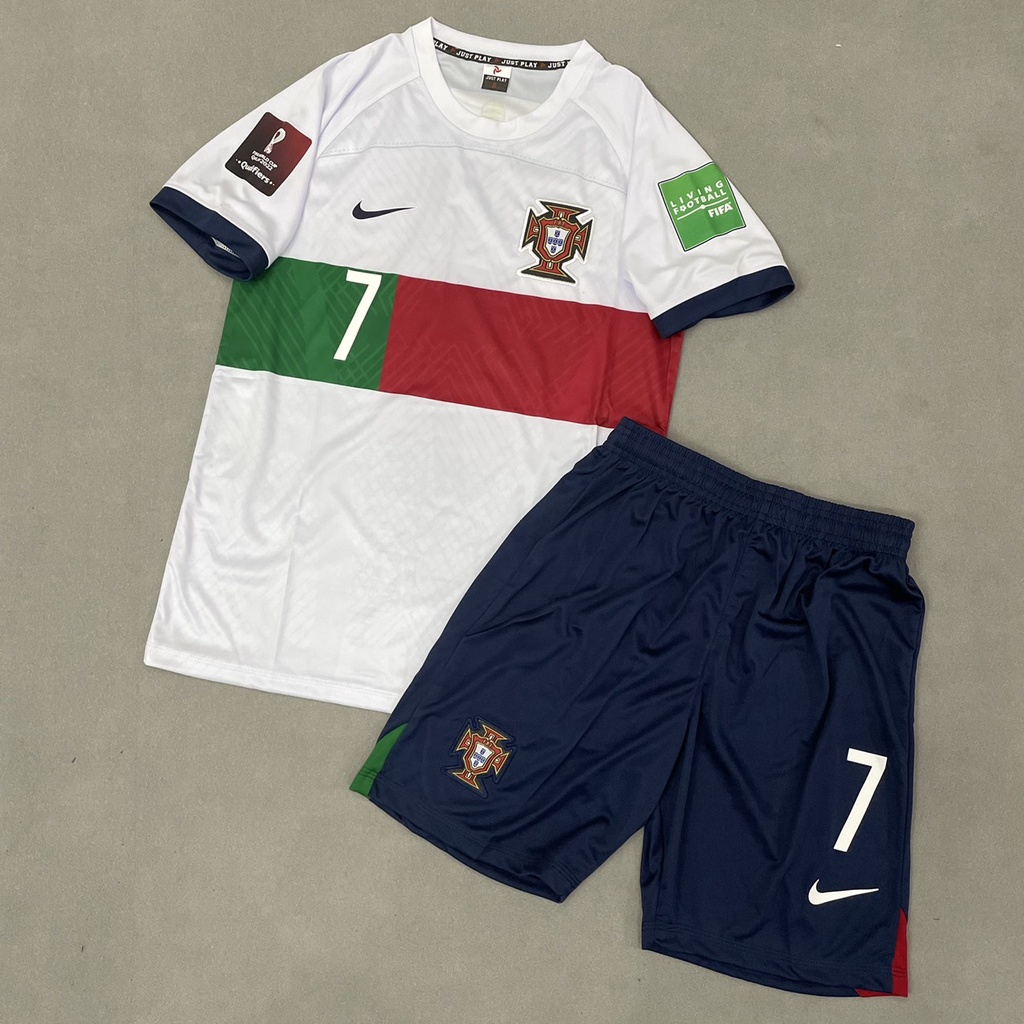 Bộ quần áo đá banh RONALDO tuyển BĐN Bồ Đào Nha trắng sân khách có logo tay WC2022