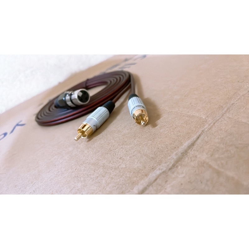 Dây Canon Cái ra 2 đầu AV  3M