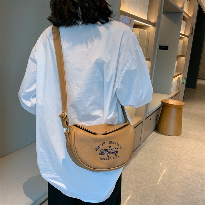 Túi Xách Hình Yên Ngựa niche Thời Trang Cho Nữ