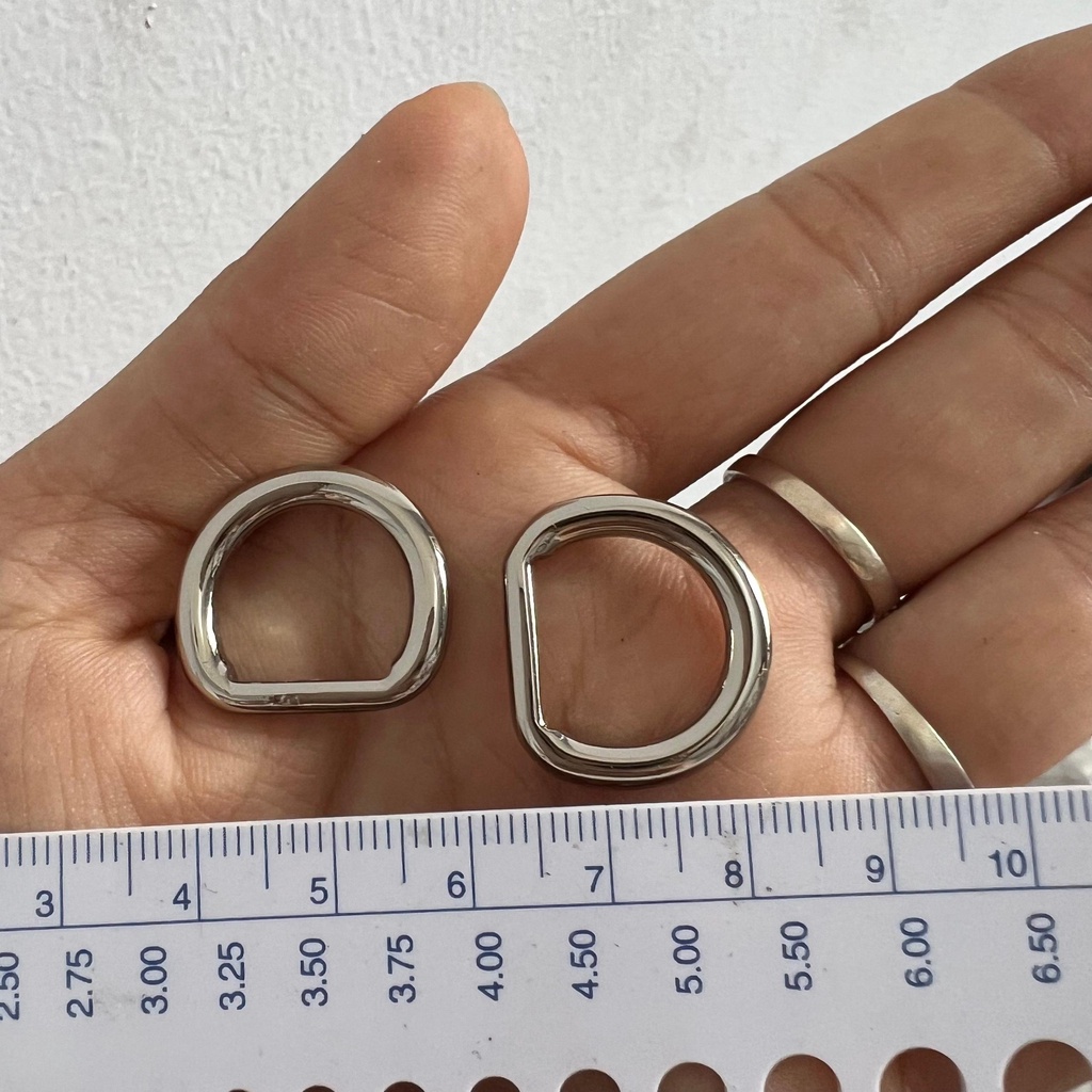Khoen D đúc bạc dập chữ 3 size