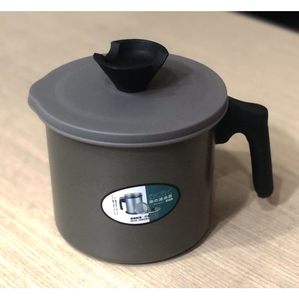 Ca Lọc Dầu Ăn 1,4 Lít Bằng Thép Không Gỉ Có Tay Cầm Và Khay Lọc Loại Giúp Bỏ Cặn Dầu Nhanh Chóng Tiện Lợi