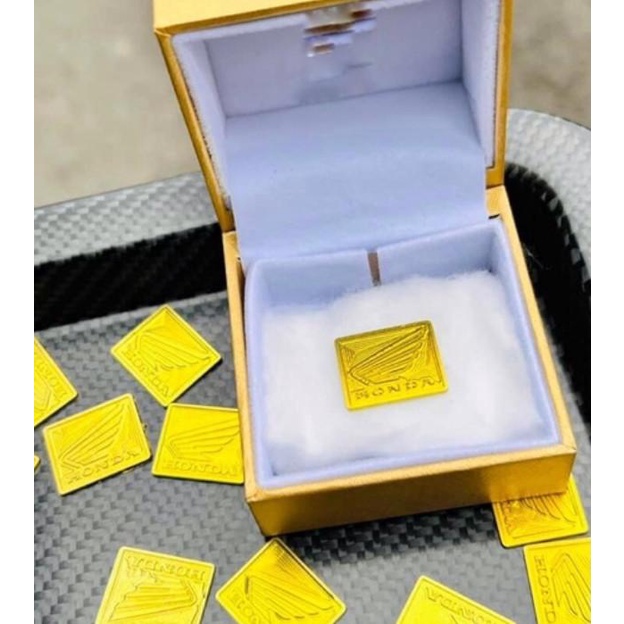 [Ảnh thật] Tem logo honda màu vàng hình vuông - logo honda titan màu vàng