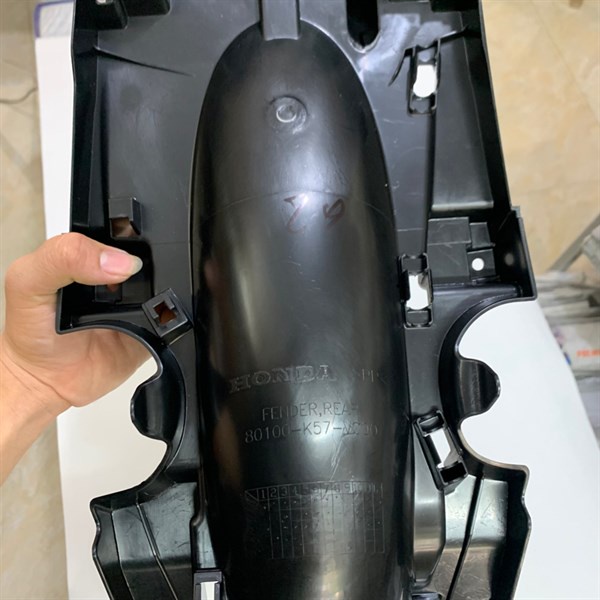 Chắn bùn sau BLADE 110 các đời Zin Honda - 80110K57V00ZC