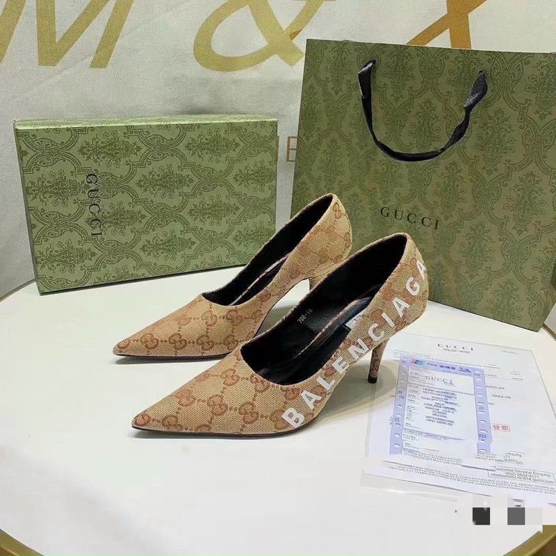 ❤️❤️❤️ Đầm Gcci spcc chât thô sẵn 2 màu chạy chữ cực đẹp ạ. Bill box đầy đủ nha -M