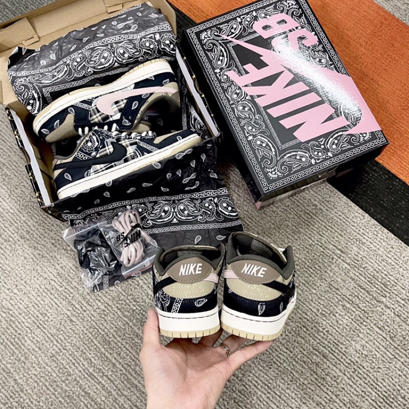 Giày SB low Travis Scott