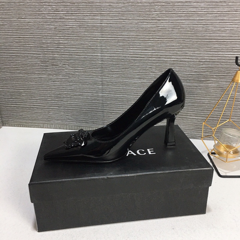 %VERSACEGiàyCaoGótMũiNhọnMàuĐenmedusaCao7cmChoNữ