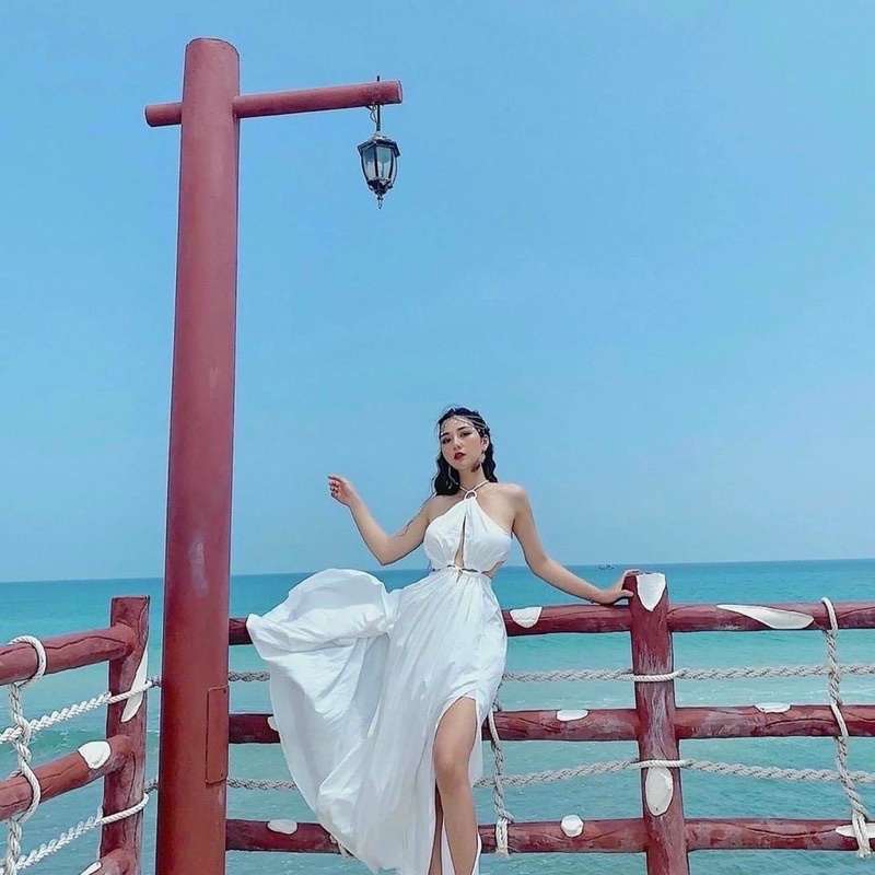 Đầm maxi cắt xẻ eo