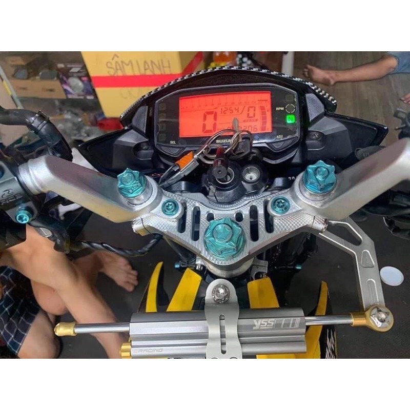 Chảng Ba trước của xe Raider Satria