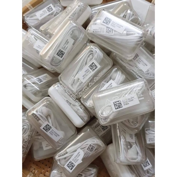 Tai nghe nhét tai sử dụng nghe nhạc, đàm thoại, có núm kèm theo loại zin nhà máy ổn định, nghe hay