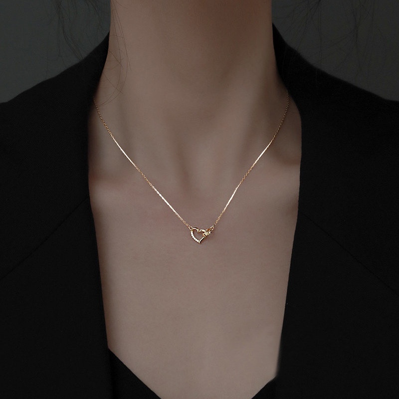 Vòng cổ Mặt Trái Tim Đính Đá Sang Trọng