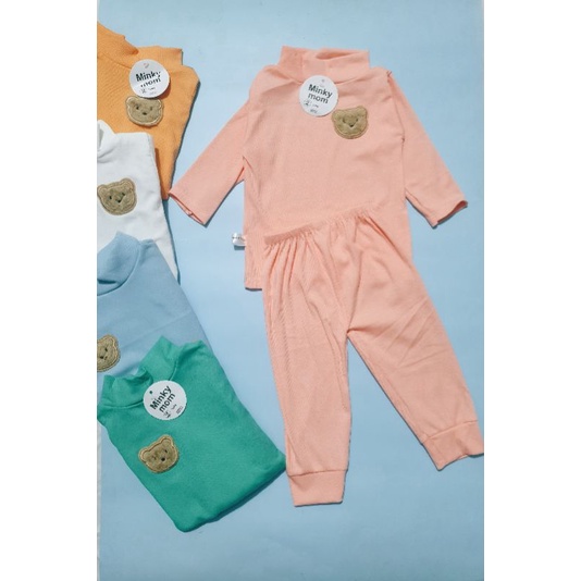 Bộ dài tay cổ 3 phân Minky mom len tăm thêu gấu xinh xắn cho bé mặc thu đông