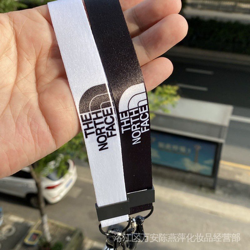 Móc Điện Thoại Đeo Cổ Chống Thất Lạc Hình Huy Hiệu Influencer Street Wear Dành Cho Nam Nữ