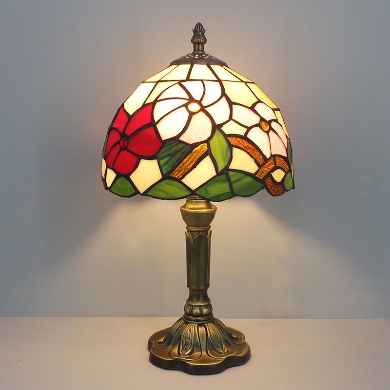 Đèn Để Bàn Mặt Kính Họa Tiết Mosaic Độc Đáo Phong Cách Vintage